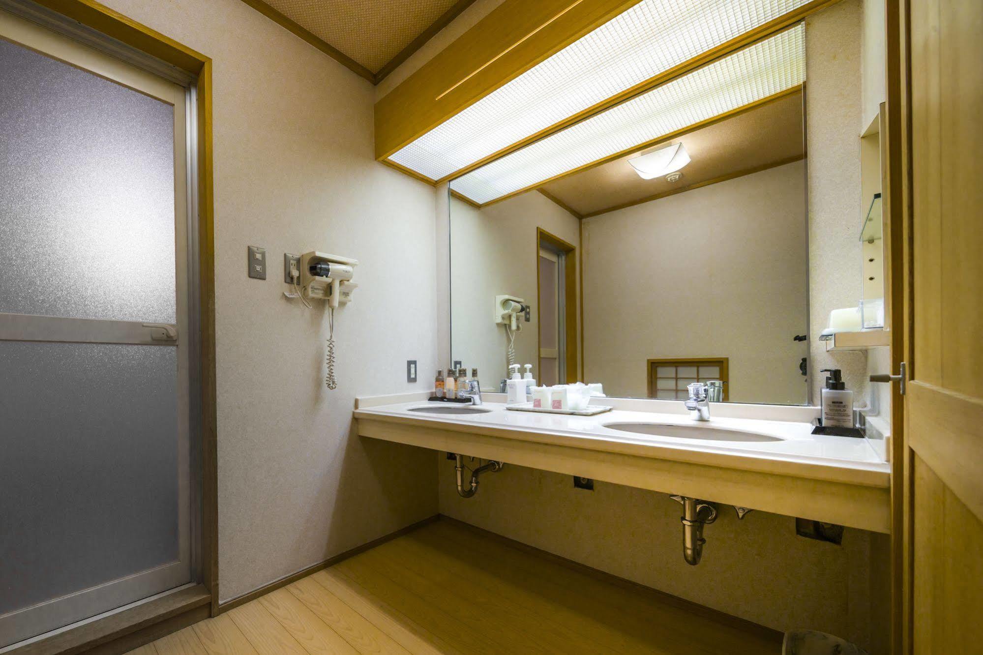 Hotel Kaneyamaen Fujiyoshida Eksteriør bilde